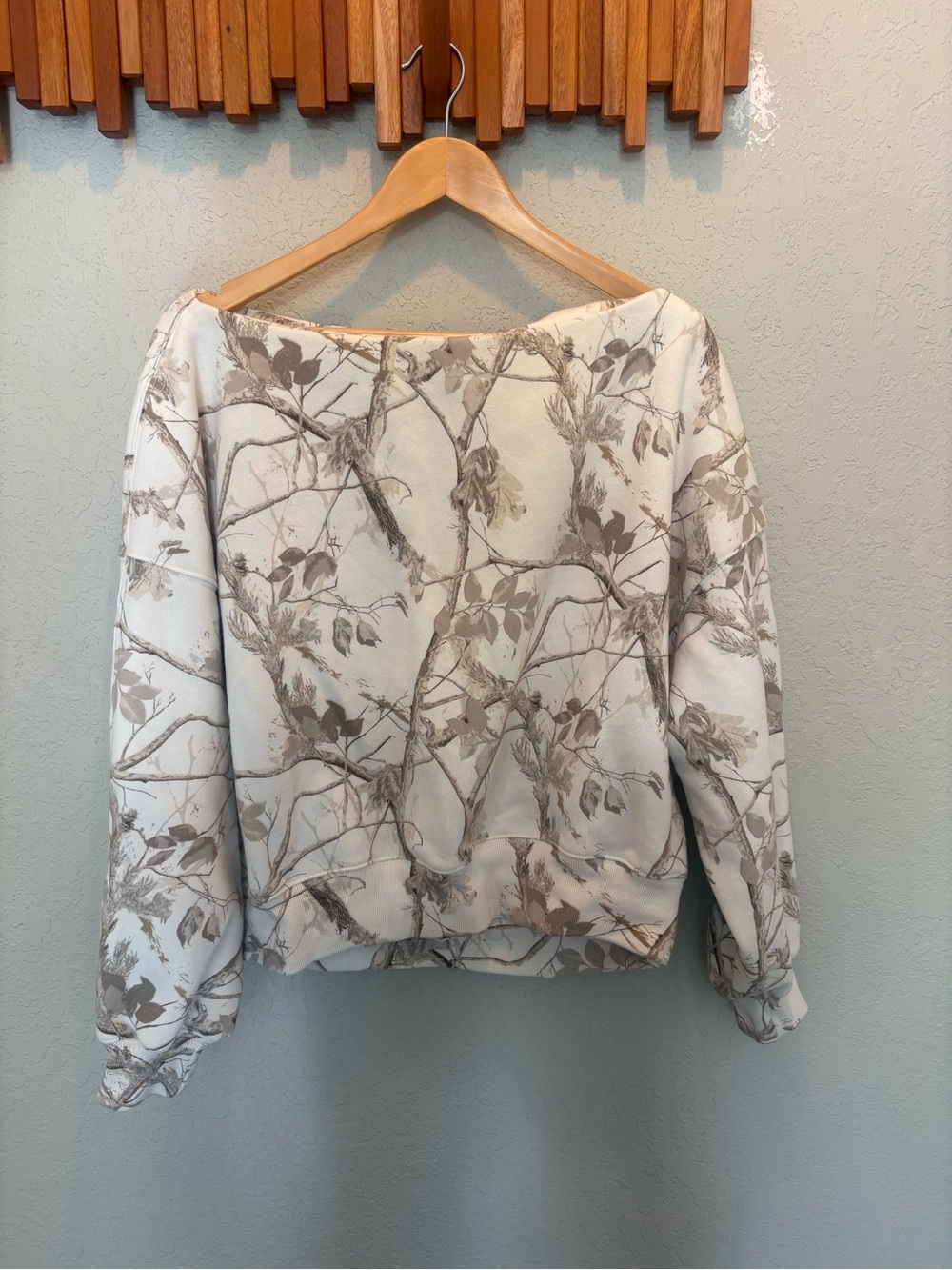 Abercrombie & Fitch Sunday Slash cream camo Sweater